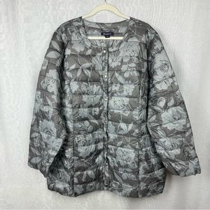 NWOT Roaman's 1X - 22/24 - Lightweight Gray Floral Puffer Jacket W/Storage Bag